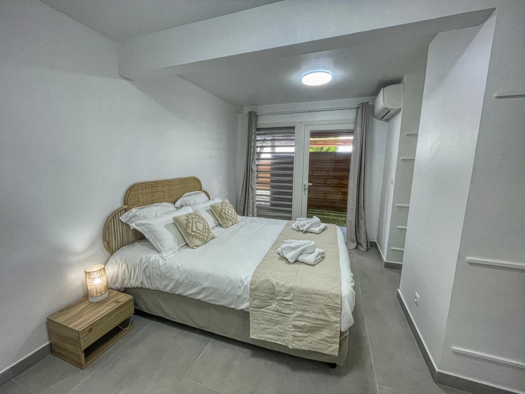 35.Location villa piscine vue mer Sainte Anne Guadeloupe_Chambre 4 Jardin